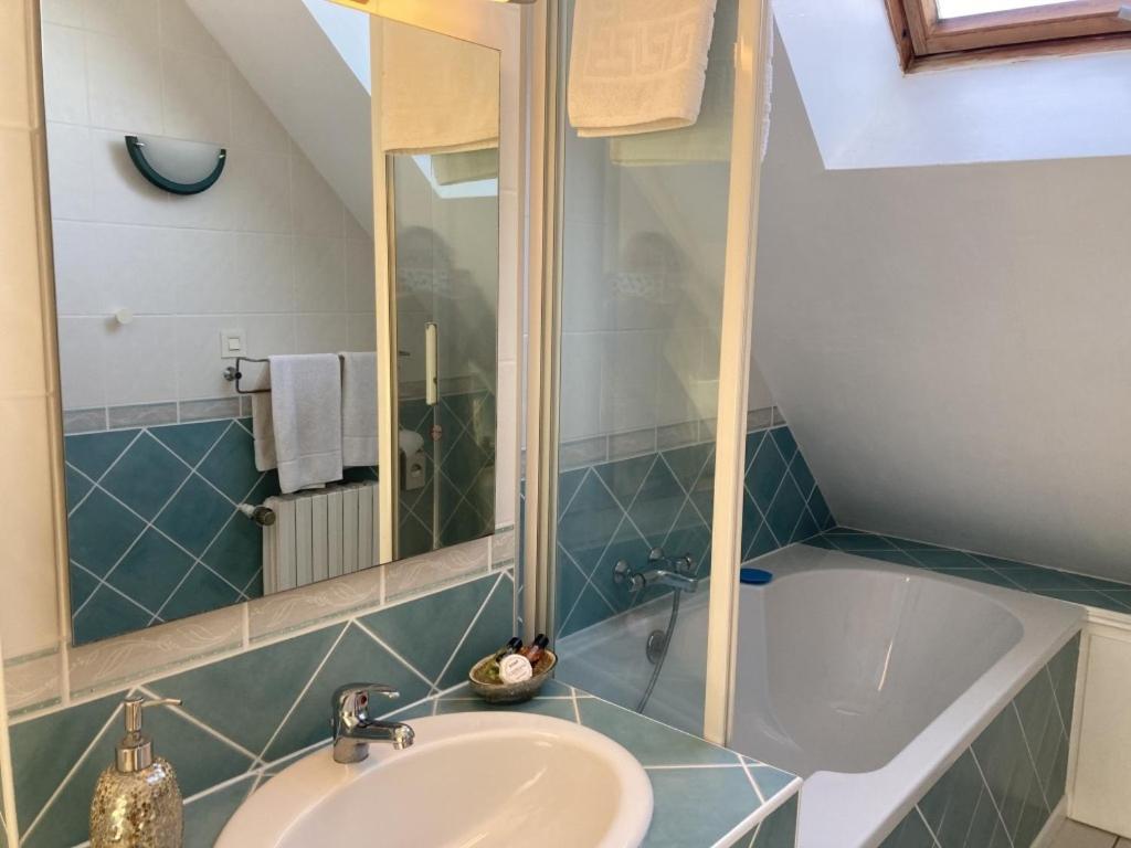 Chambres D'Hotes - La Marmoire Soudan  Room photo
